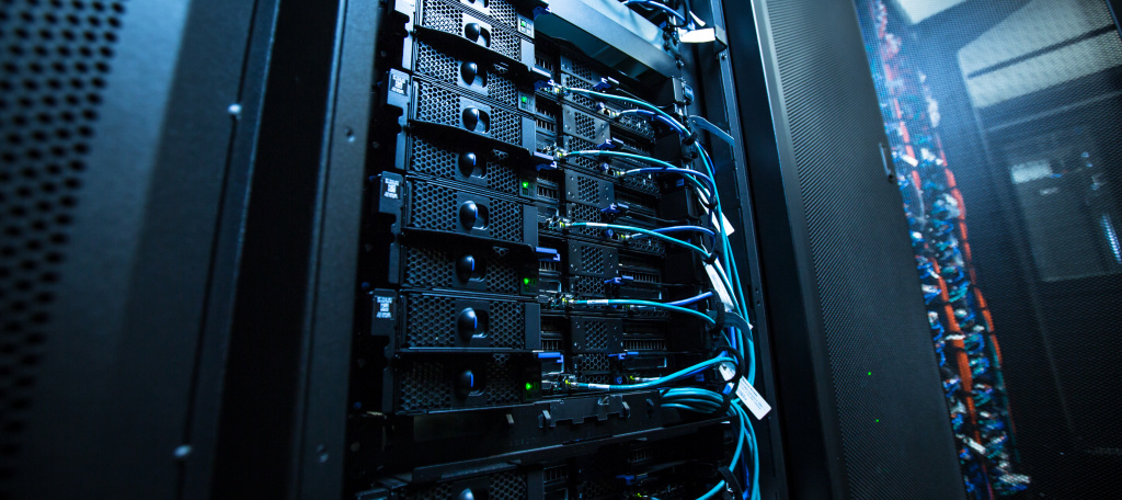 sbline-business-maintenance-servers-stok_server.jpg